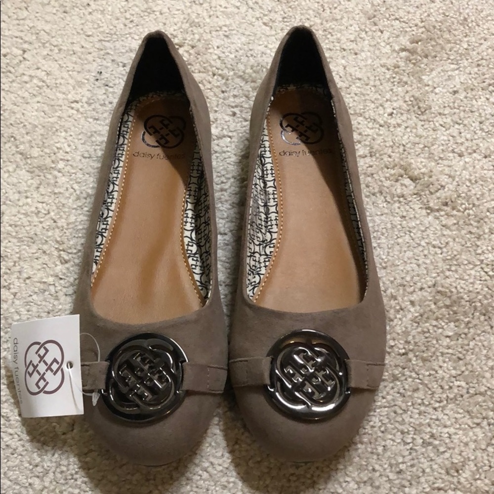 Daisy Fuentes Flats
